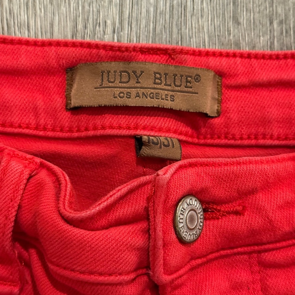 Judy Blue Tummy Control Cropped Denim Jeans​ - Picture 7 of 8